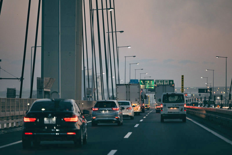 尾行・張り込み